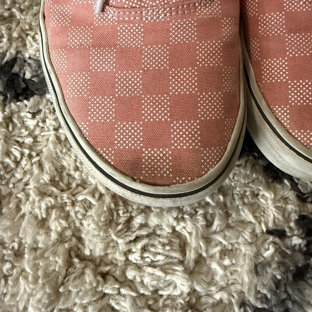 Classic Vans Womens Sneakers in Pink and White Checkered Design - Picture 2 of 9